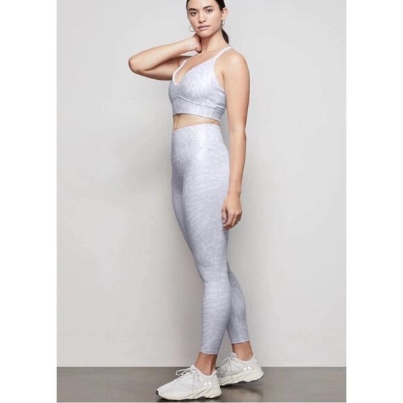 NWT Good American Icy Leopard Legging Foil White Gray- Size 2 (Medium) - Picture 1 of 11